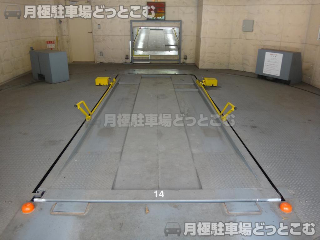世田谷区三軒茶屋1-35-24の月極駐車場2