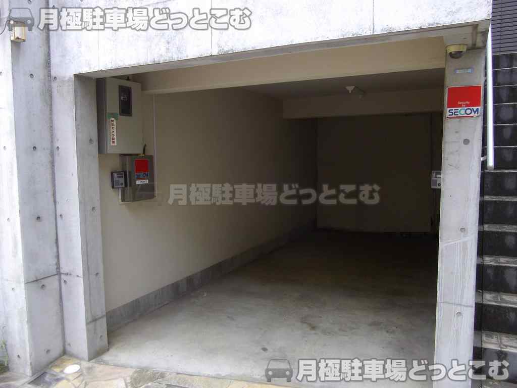 品川区上大崎1-5-48の月極駐車場2