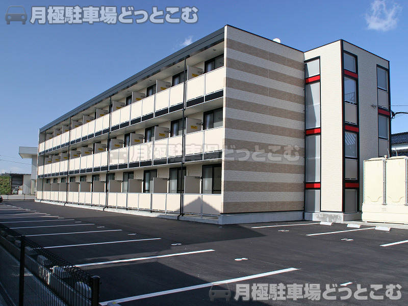 富山市牛島本町2－4－10の月極駐車場2