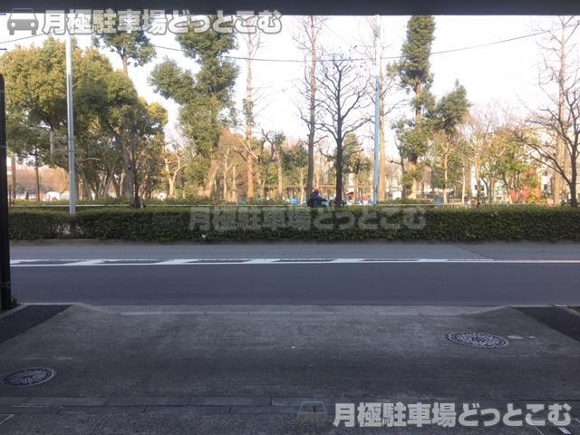 北区浮間4丁目32-22の月極駐車場2