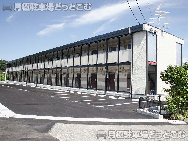 富山市安養坊802の月極駐車場1