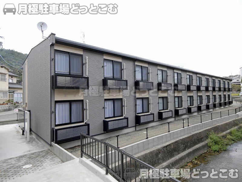 尾道市栗原町11481－1の月極駐車場1