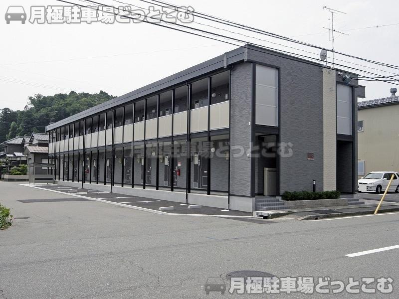 福井市開発1－2607の月極駐車場1