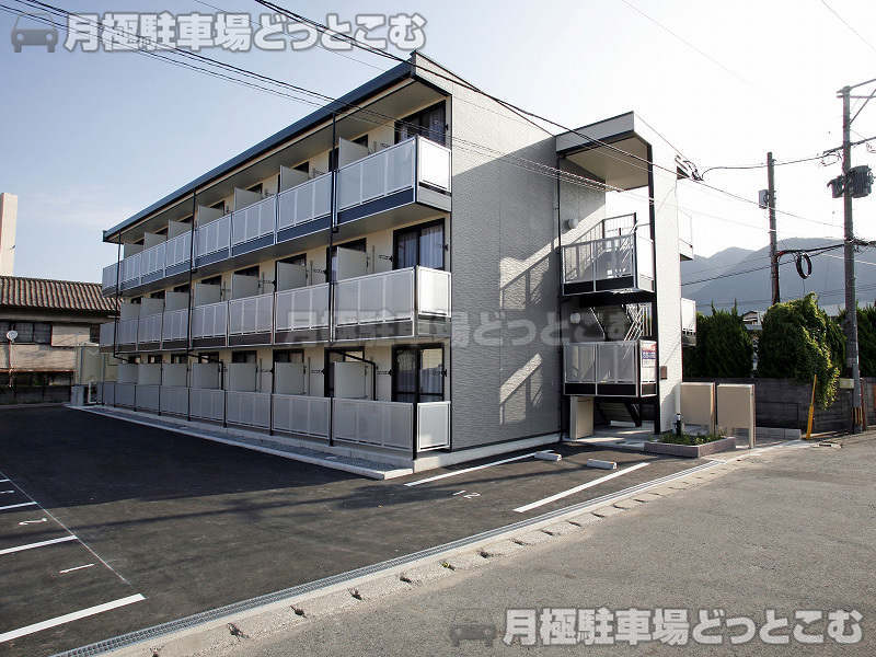 北九州市小倉南区城野2－2－24の月極駐車場1