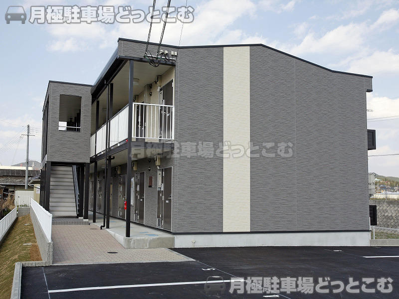 神崎郡福崎町馬田23の月極駐車場1