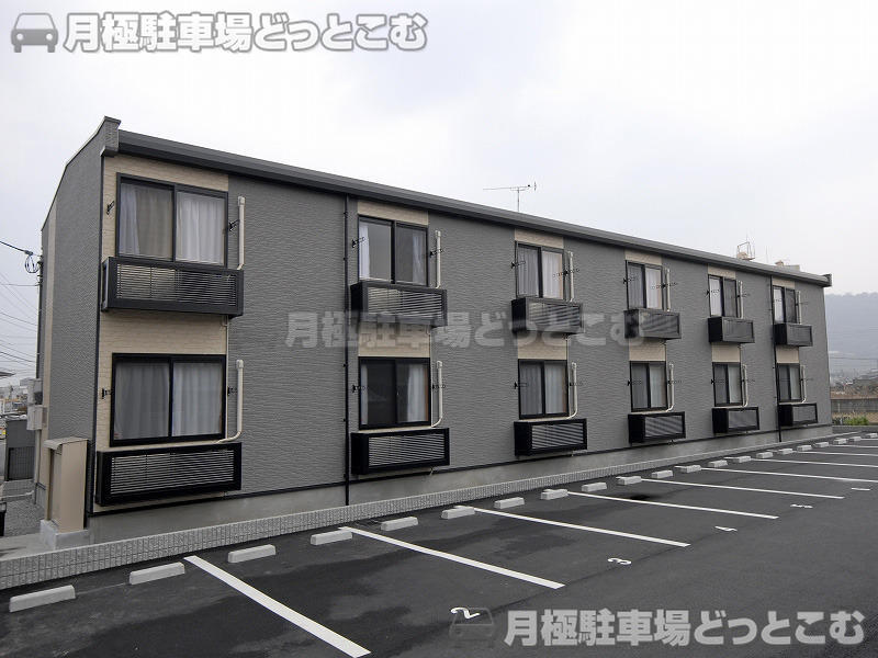 高松市鶴市町792－1の月極駐車場1