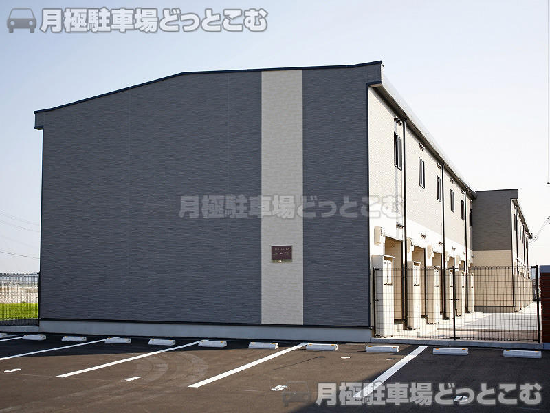 神崎郡福崎町馬田35の月極駐車場1