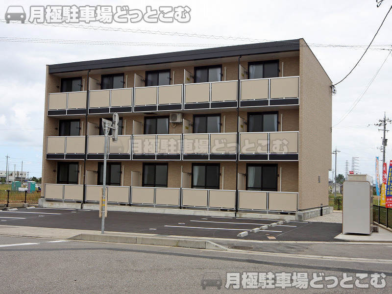 金沢市三池栄町15の月極駐車場2