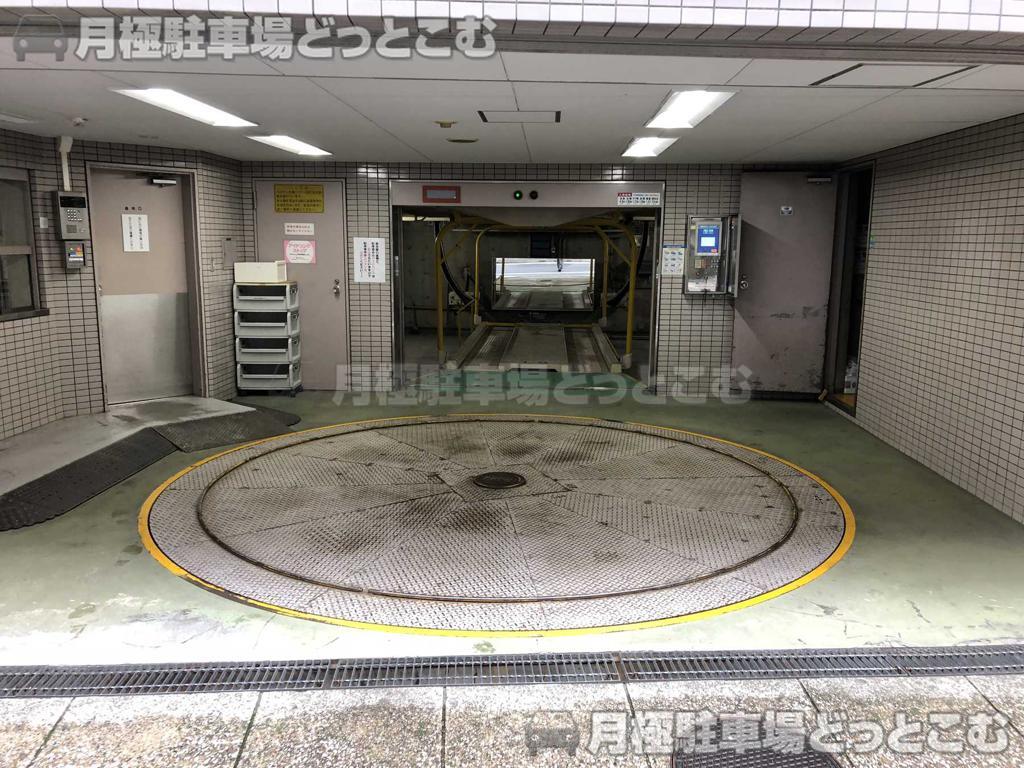 港区浜松町1-22-5の月極駐車場2