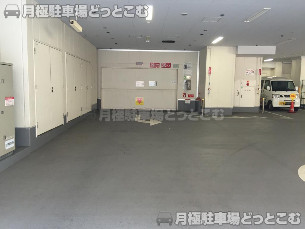 新宿区大久保2-2-6の月極駐車場1