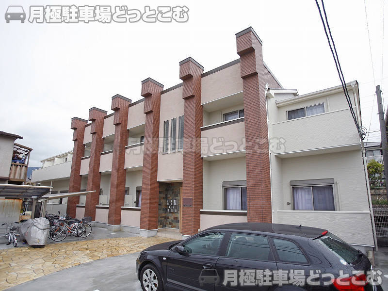 宝塚市清荒神2－2－7の月極駐車場1