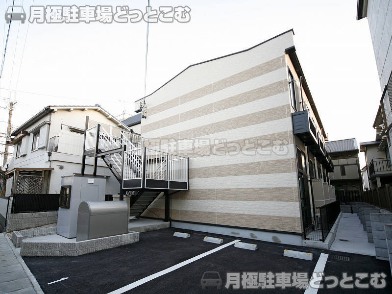 神戸市垂水区五色山4－12－22の月極駐車場1