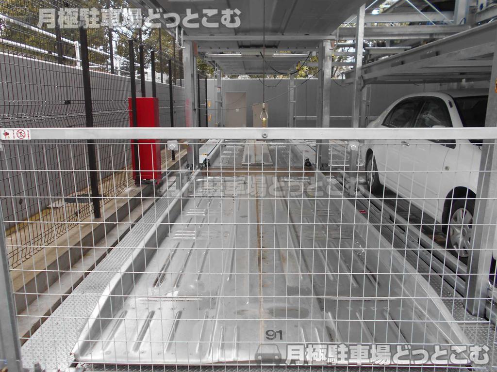 多摩市落合1丁目36の月極駐車場3