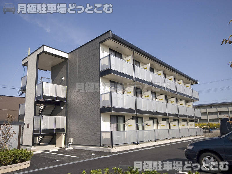 草津市南草津3－12－2の月極駐車場1