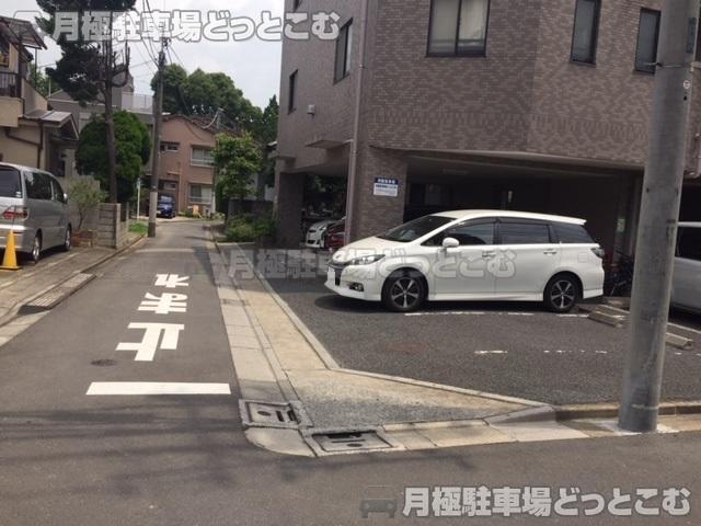 足立区梅島2丁目937-14,15,18,19の月極駐車場2