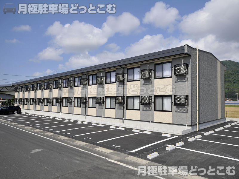 出雲市西林木町64－2の月極駐車場1