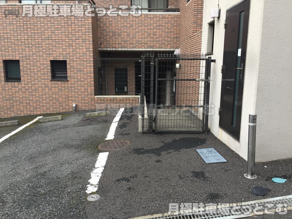 文京区小日向1-7-8の月極駐車場2