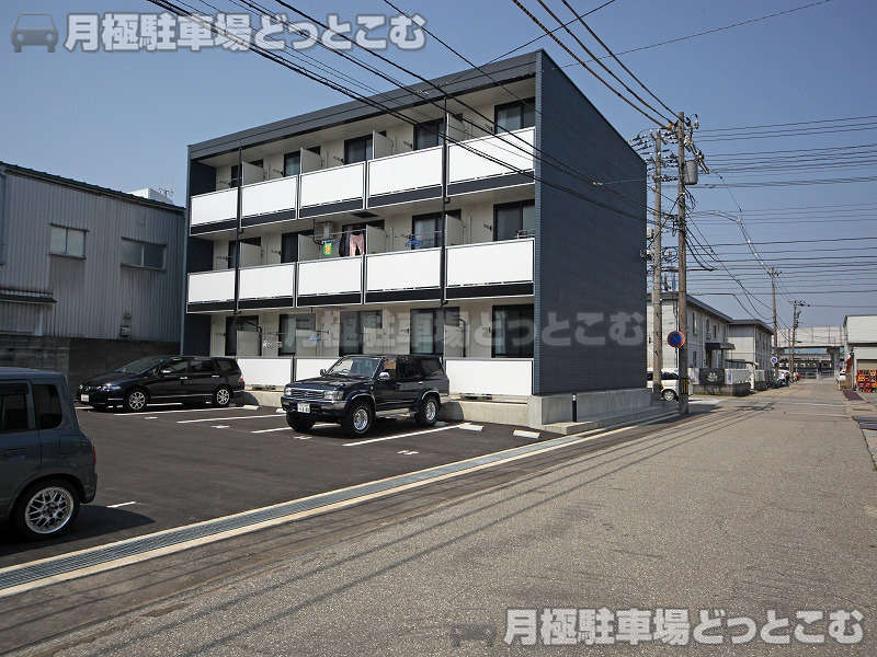 金沢市浅野本町2－17－17の月極駐車場2
