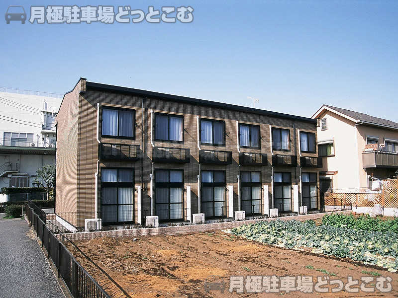 藤沢市石川4－17－2の月極駐車場1