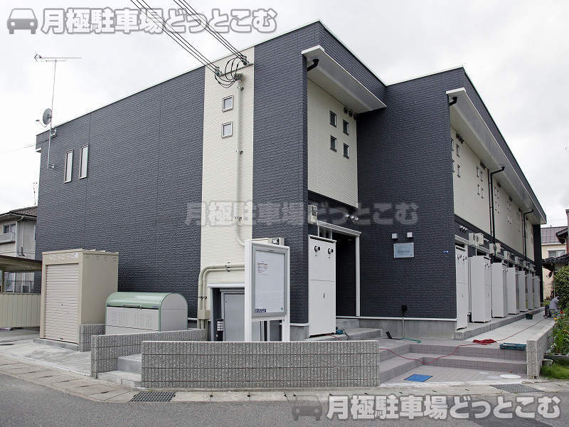 豊岡市小田井町17－19の月極駐車場2