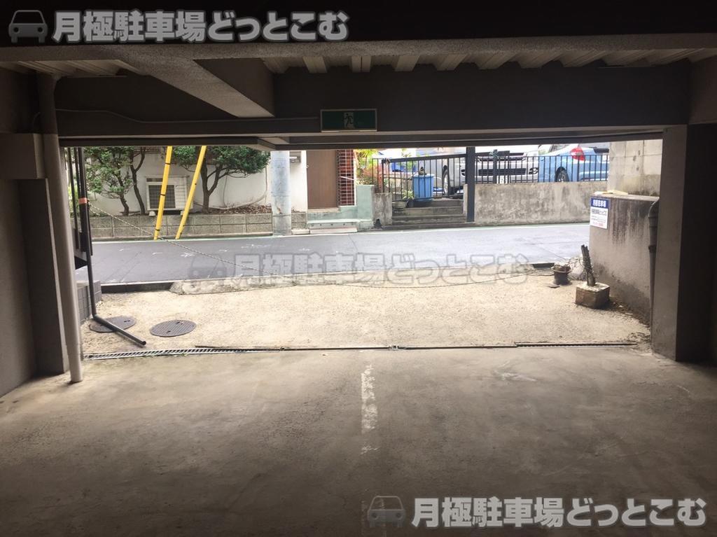荒川区西尾久3丁目16-19の月極駐車場2