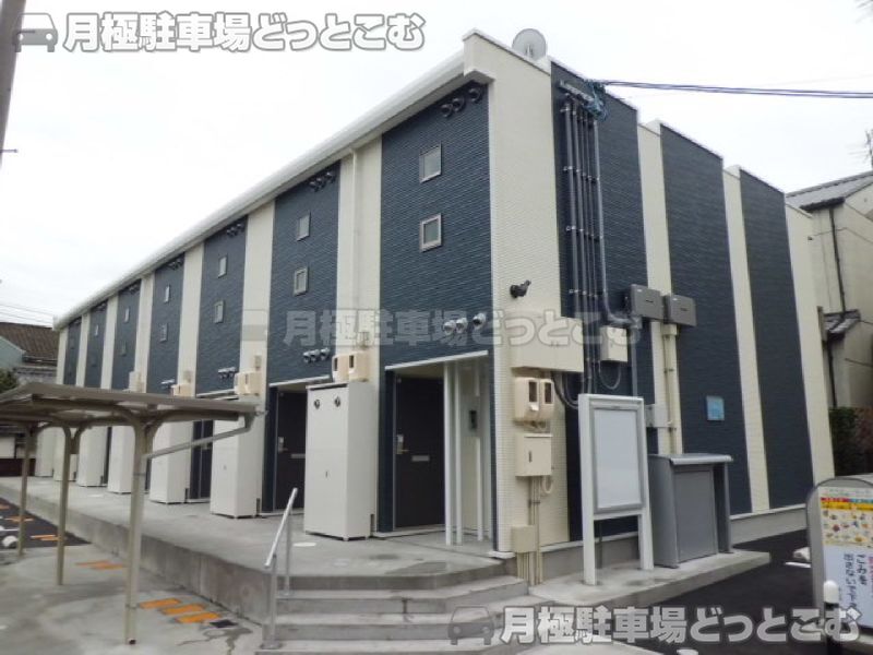 岡山市北区津倉町2－8－12の月極駐車場1