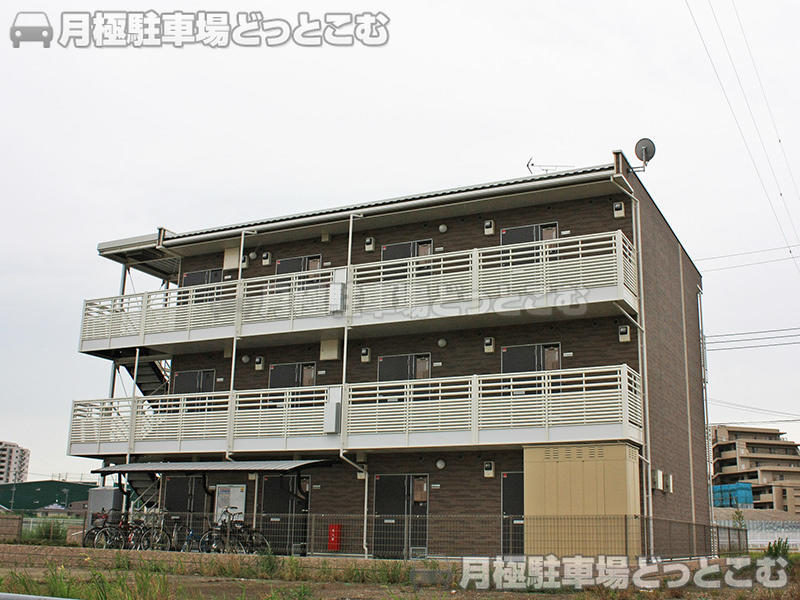 八潮市大瀬4－4－12の月極駐車場2