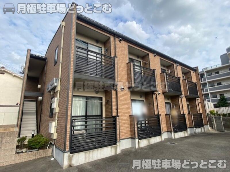 川西市南花屋敷4－19－24の月極駐車場1