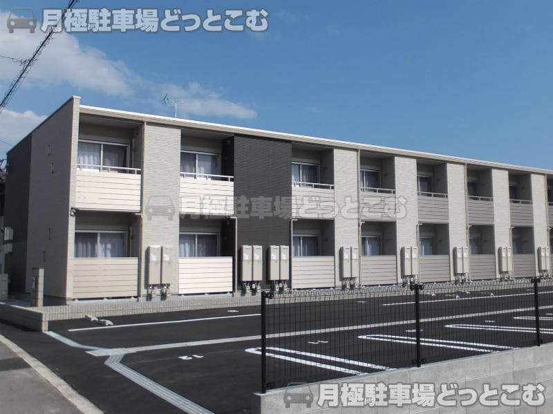 岡山市東区西大寺東2－4－22の月極駐車場1