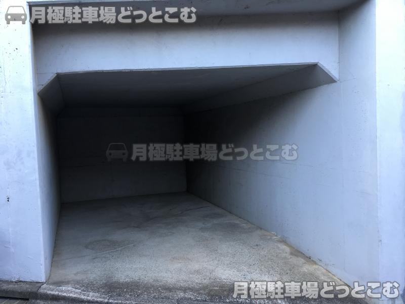 調布市入間町3-6-45の月極駐車場1