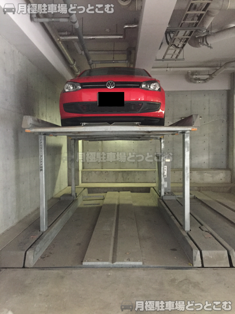 港区赤坂7-11-12の月極駐車場3