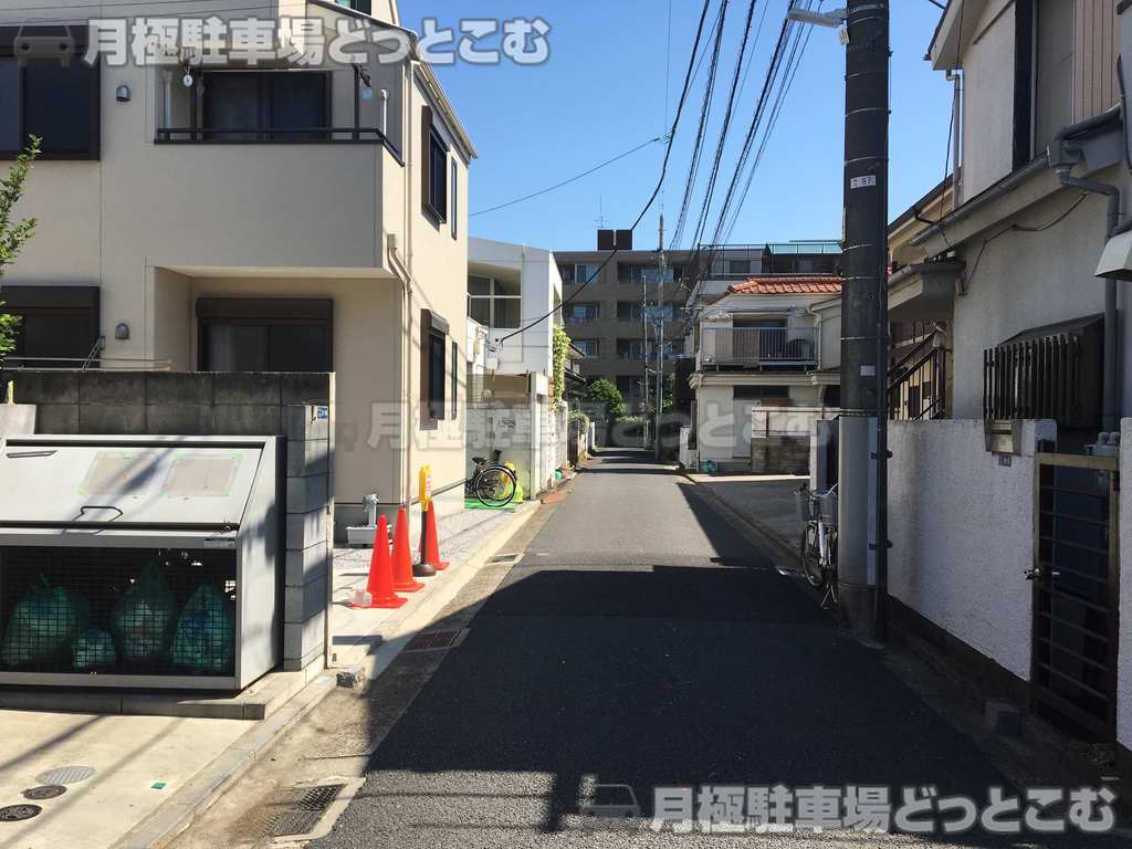 武蔵野市中町3-2-13の月極駐車場3
