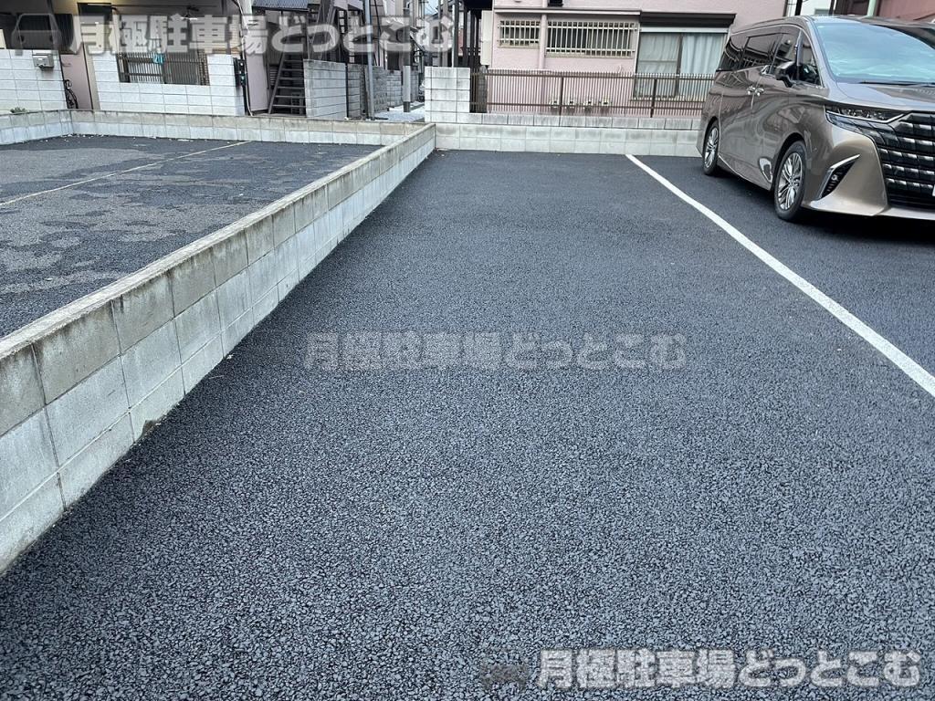 品川区二葉2丁目522番2の月極駐車場1