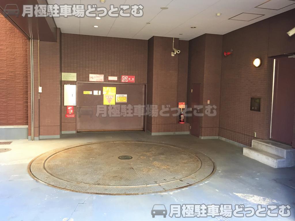 港区赤坂9-1-27の月極駐車場2