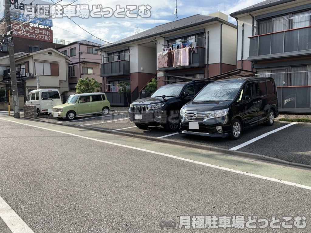 板橋区高島平2丁目13-7の月極駐車場1