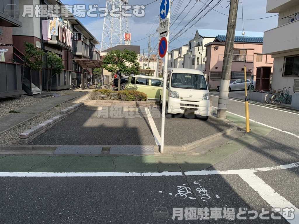 板橋区高島平2丁目13-7の月極駐車場3