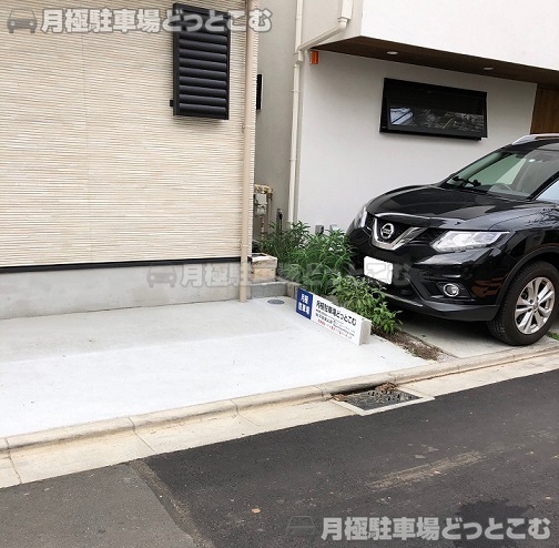 世田谷区野沢1丁目24-2の月極駐車場2