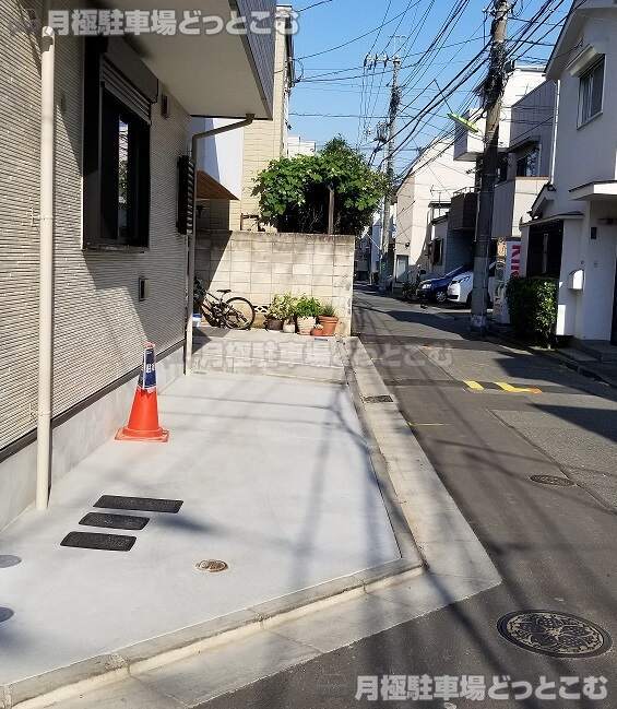 世田谷区野沢1丁目24-2の月極駐車場3