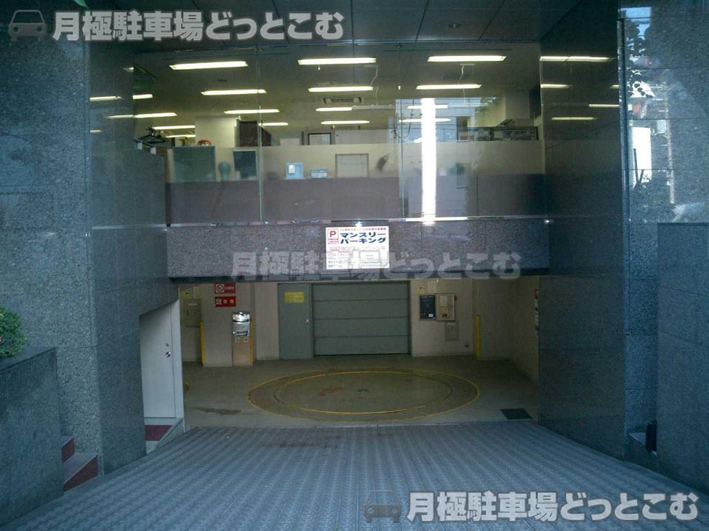文京区本郷3-43-16の月極駐車場1