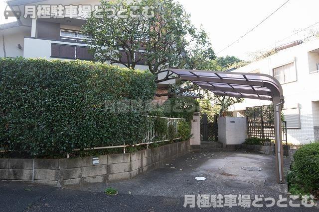 町田市玉川学園4丁目3747番18の月極駐車場1