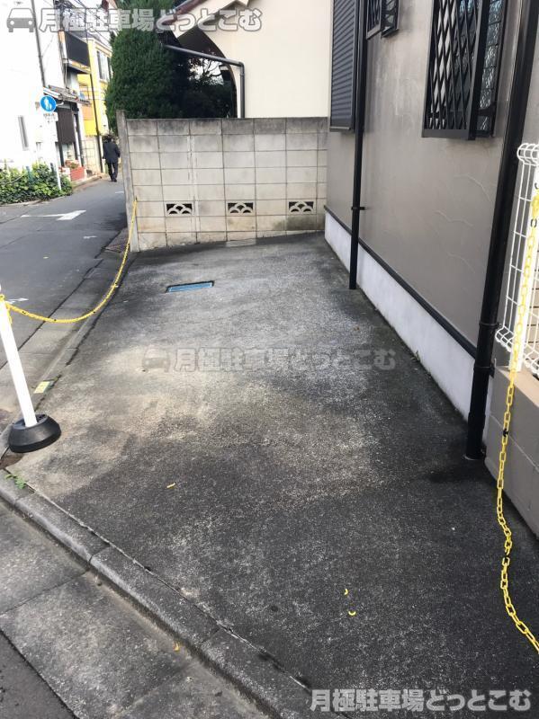杉並区和泉1丁目30－13の月極駐車場3