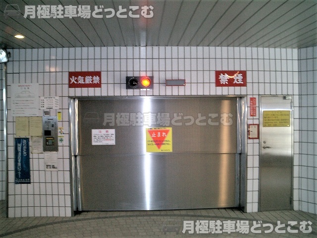 千代田区神田佐久間町2-19の月極駐車場2