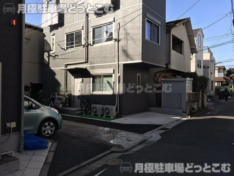 文京区千駄木5-14-18の月極駐車場1