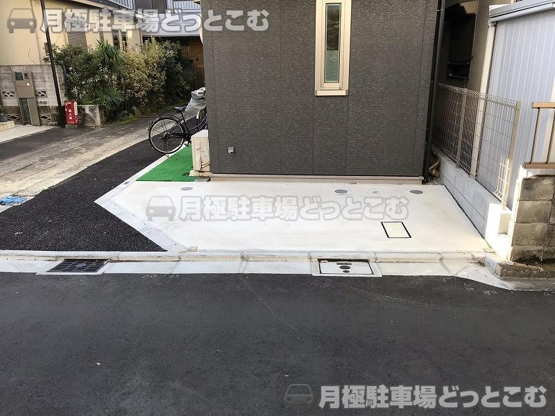 文京区千駄木5-14-18の月極駐車場3