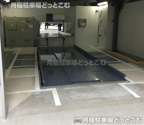 中央区銀座8-11-11の月極駐車場2