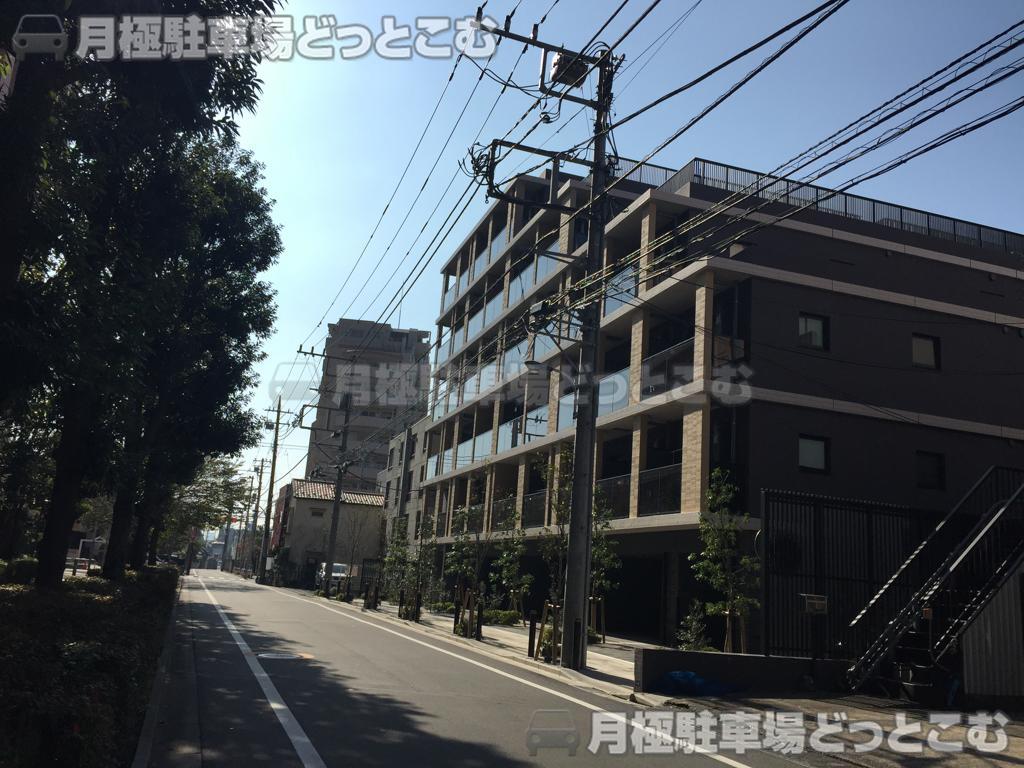 板橋区小豆沢4-1-26の月極駐車場1