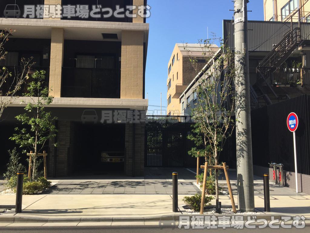 板橋区小豆沢4-1-26の月極駐車場4