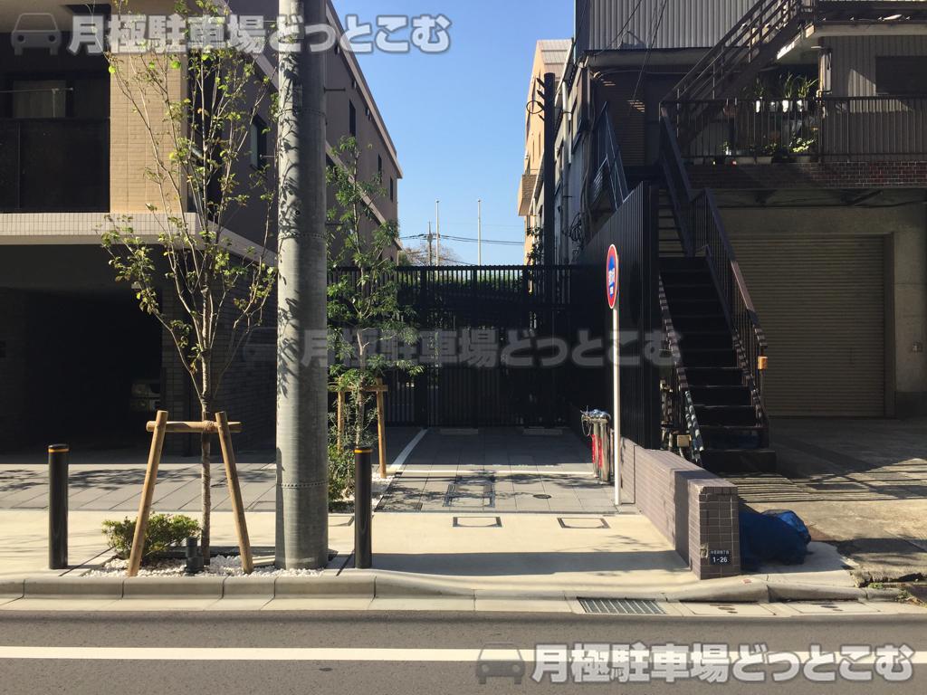 板橋区小豆沢4-1-26の月極駐車場5