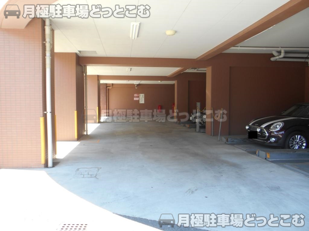 江戸川区東葛西5-12-12の月極駐車場6