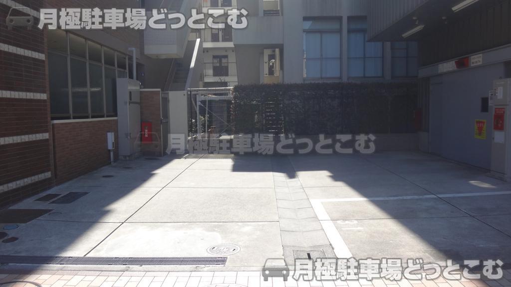 江戸川区西小岩1-21-15の月極駐車場2